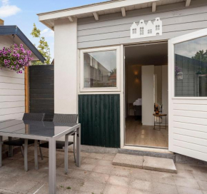 Studio Baarn with patio, airco, pantry, bedroom, bathroom, privacy - Amsterdam, Utrecht